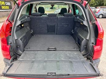 PEUGEOT 3008 1.6 e-HDi 112 Exclusive 5dr EGC