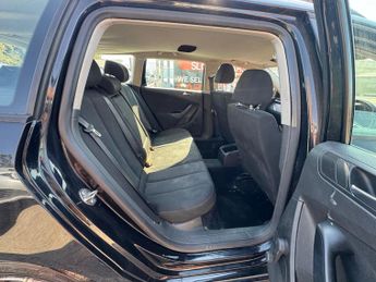 VOLKSWAGEN PASSAT 1.6 BlueMotion TDI CR DPF 5dr