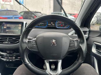 PEUGEOT 2008 1.2 PureTech 130 Feline 5dr [Mistral]