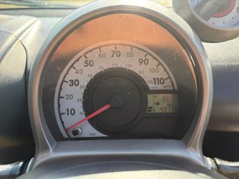 TOYOTA AYGO 1.0 VVT-i Move 5dr MMT