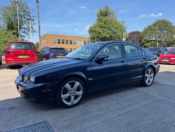 JAGUAR X-TYPE 2.2d Sovereign 4dr Auto ++ LEATHER / NAV / CRUISE / 12 MTHS MOT 
