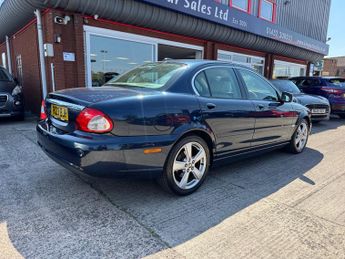JAGUAR X-TYPE 2.2d Sovereign 4dr Auto ++ LEATHER / NAV / CRUISE / 12 MTHS MOT 