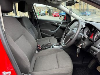 VAUXHALL ASTRA 1.6i 16V Design 5dr Auto