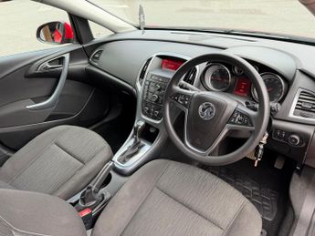 VAUXHALL ASTRA 1.6i 16V Design 5dr Auto
