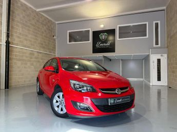 VAUXHALL ASTRA 1.6i 16V Design 5dr Auto