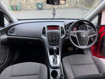 VAUXHALL ASTRA 1.6i 16V Design 5dr Auto