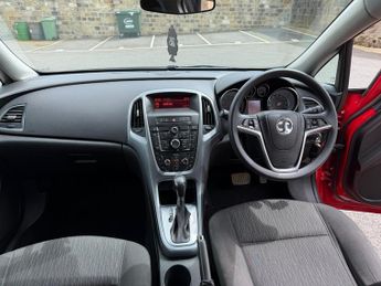VAUXHALL ASTRA 1.6i 16V Design 5dr Auto