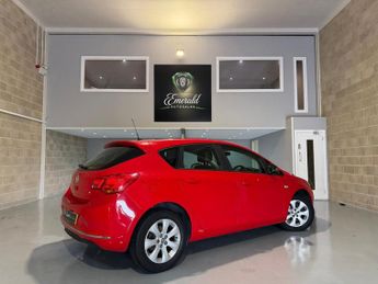 VAUXHALL ASTRA 1.6i 16V Design 5dr Auto