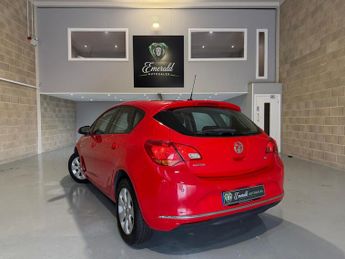 VAUXHALL ASTRA 1.6i 16V Design 5dr Auto