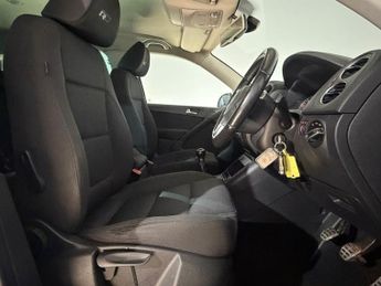 VOLKSWAGEN TIGUAN 2.0 TDi R-Line 5dr