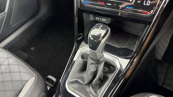 VOLKSWAGEN T-ROC 1.5 TSI R-Line SUV 5dr Petrol DSG Euro 6 (s/s) (150 ps)