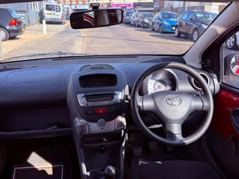TOYOTA AYGO 1.0 VVT-i 5dr