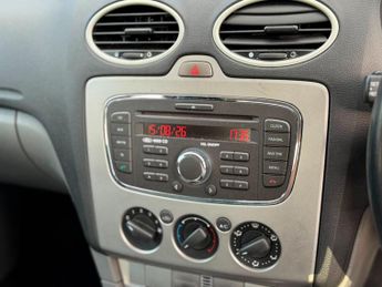 FORD FOCUS 1.6 Zetec 5dr