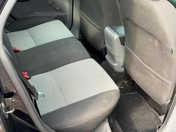 FORD FOCUS 1.6 Zetec 5dr