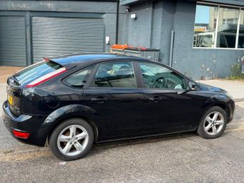 FORD FOCUS 1.6 Zetec 5dr