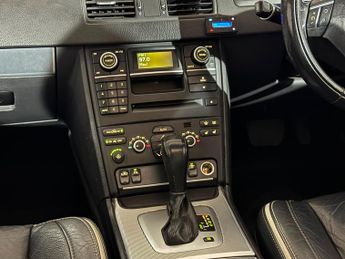 VOLVO XC90 2.4 D5 R DESIGN SE 5dr Geartronic