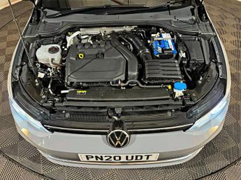 VOLKSWAGEN GOLF 1.5 eTSI 150 Style 5dr DSG