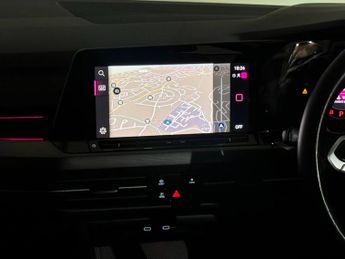 VOLKSWAGEN GOLF 1.5 eTSI 150 Style 5dr DSG