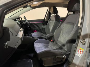 VOLKSWAGEN GOLF 1.5 eTSI 150 Style 5dr DSG