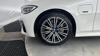 BMW 3 SERIES 2.0 330e 12kWh M Sport Touring 5dr Petrol Plug-in Hybrid Auto Eu