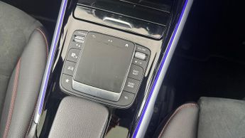 MERCEDES-BENZ EQB EQB 300 66.5kWh AMG Line (Premium) SUV 5dr Electric Auto 4MATIC 