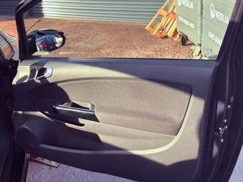 VAUXHALL CORSA 1.4i 16V Club 3dr Auto