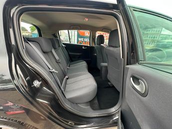 RENAULT MEGANE 1.6 VVT Dynamique 5dr Auto