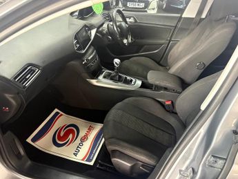 PEUGEOT 308 1.6 HDi 115 Allure 5dr