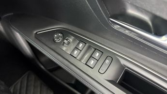 PEUGEOT 3008 1.2 PureTech Allure SUV 5dr Petrol EAT Euro 6 (s/s) (130 ps)