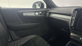 VOLVO XC40 1.5h T5 Recharge 10.7kWh Ultimate Dark SUV 5dr Petrol Plug-in Hy