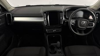 VOLVO XC40 1.5 T3 Momentum SUV 5dr Petrol Auto Euro 6 (s/s) (163 ps)