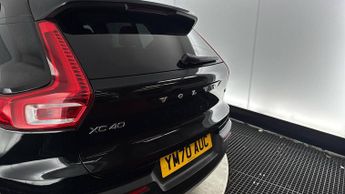 VOLVO XC40 1.5 T3 Momentum SUV 5dr Petrol Auto Euro 6 (s/s) (163 ps)