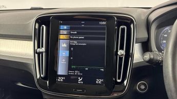 VOLVO XC40 1.5 T3 Momentum SUV 5dr Petrol Auto Euro 6 (s/s) (163 ps)