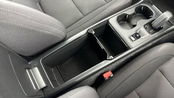 VOLVO XC40 1.5 T3 Momentum SUV 5dr Petrol Auto Euro 6 (s/s) (163 ps)