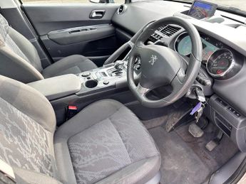 PEUGEOT 3008 2.0 e-HDi Hybrid4 Allure 5dr EGC