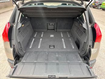 PEUGEOT 3008 2.0 e-HDi Hybrid4 Allure 5dr EGC