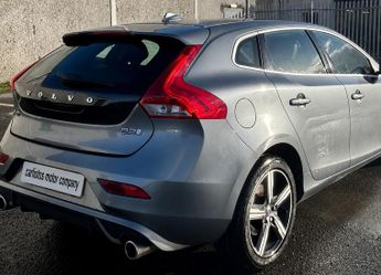 VOLVO V40 D2 ES 5dr
