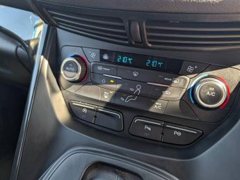 FORD KUGA 2.0 TDCi 180 ST-Line 5dr Auto