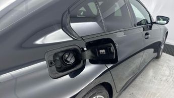 BMW 3 SERIES 2.0 320i M Sport Saloon 4dr Petrol Auto Euro 6 (s/s) (184 ps)