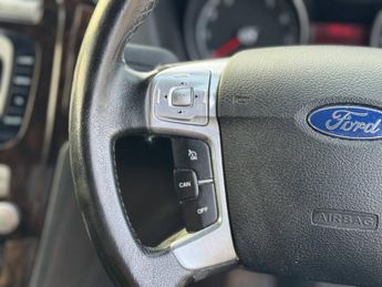 FORD MONDEO 2.0 Ghia 5dr