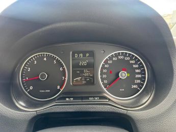 VOLKSWAGEN POLO Automatic