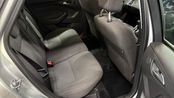 FORD FOCUS 1.6 125 Titanium 5dr