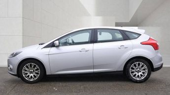 FORD FOCUS 1.6 125 Titanium 5dr