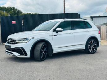 VOLKSWAGEN TIGUAN 2.0 TDI 4Motion R-Line 5dr DSG