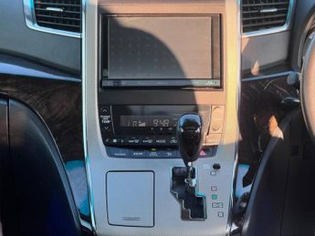 TOYOTA ALPHARD 2.4 E Four Hybrid ZR 7 Seater