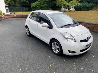 TOYOTA YARIS 1.33 VVT-i TR 5dr [6]