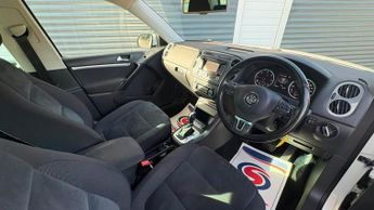 VOLKSWAGEN TIGUAN 2.0 TDi BlueMotion Tech Match 5dr DSG
