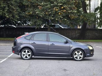 FORD FOCUS 1.6 Ghia Hatchback 5dr Petrol Automatic (184 g/km 99 bhp)