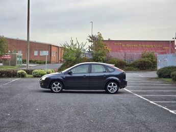 FORD FOCUS 1.6 Ghia Hatchback 5dr Petrol Automatic (184 g/km 99 bhp)