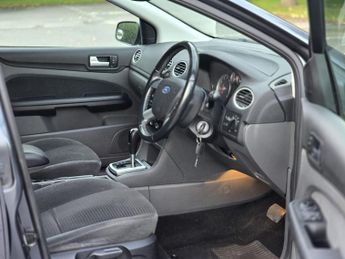FORD FOCUS 1.6 Ghia Hatchback 5dr Petrol Automatic (184 g/km 99 bhp)